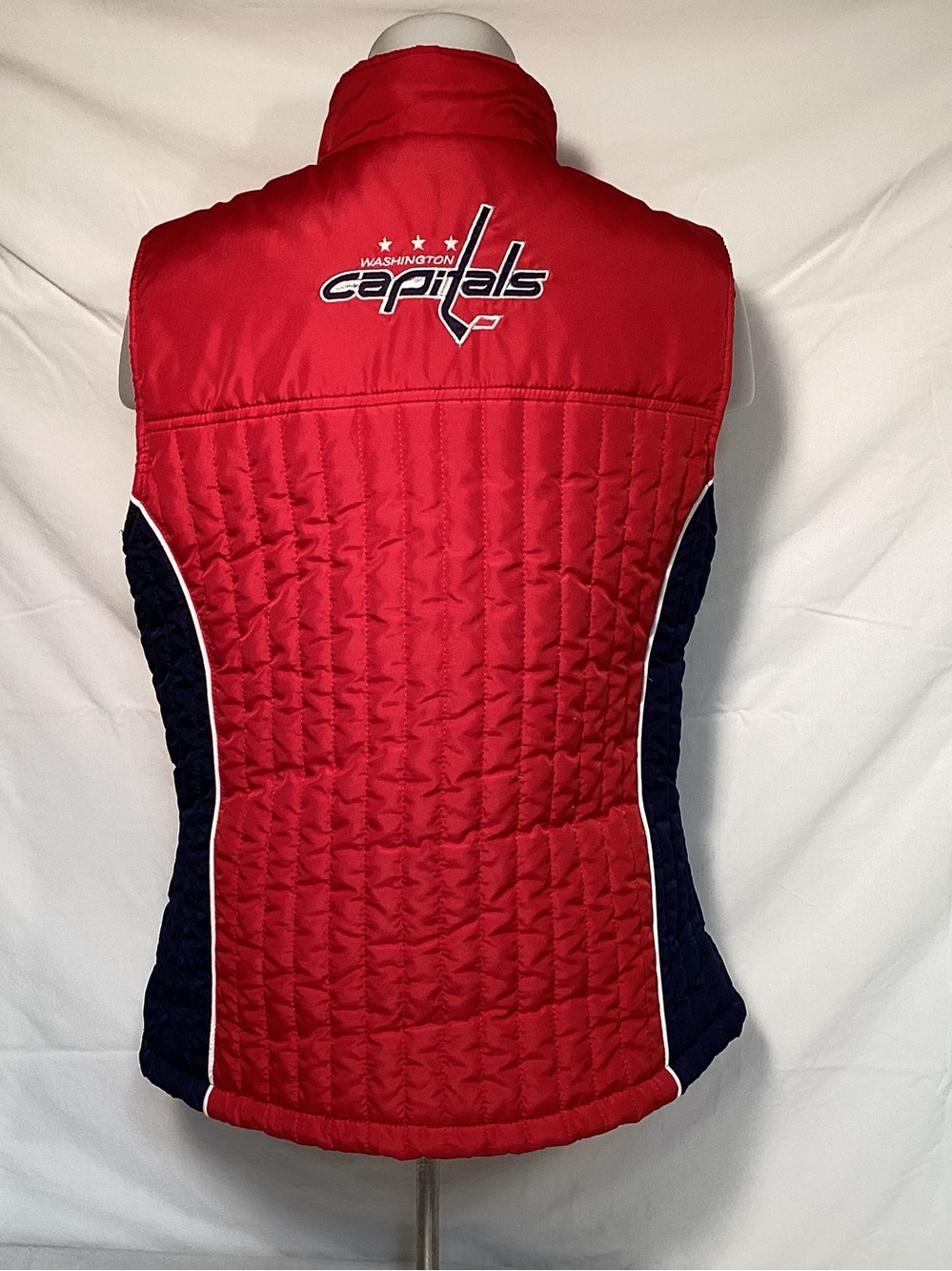 Washington Capitals Women's Red Quilted Hockey Vest Size Large G-III Carl Banks